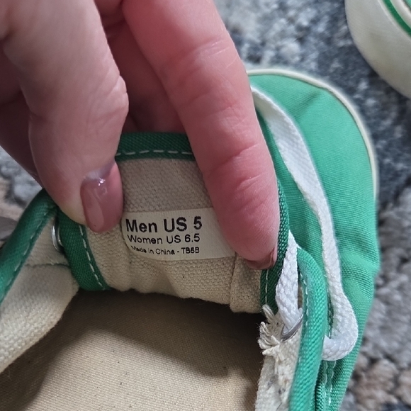 Vans Green Canvas Low-Top Sneakers with White Laces - Picture 4 of 5